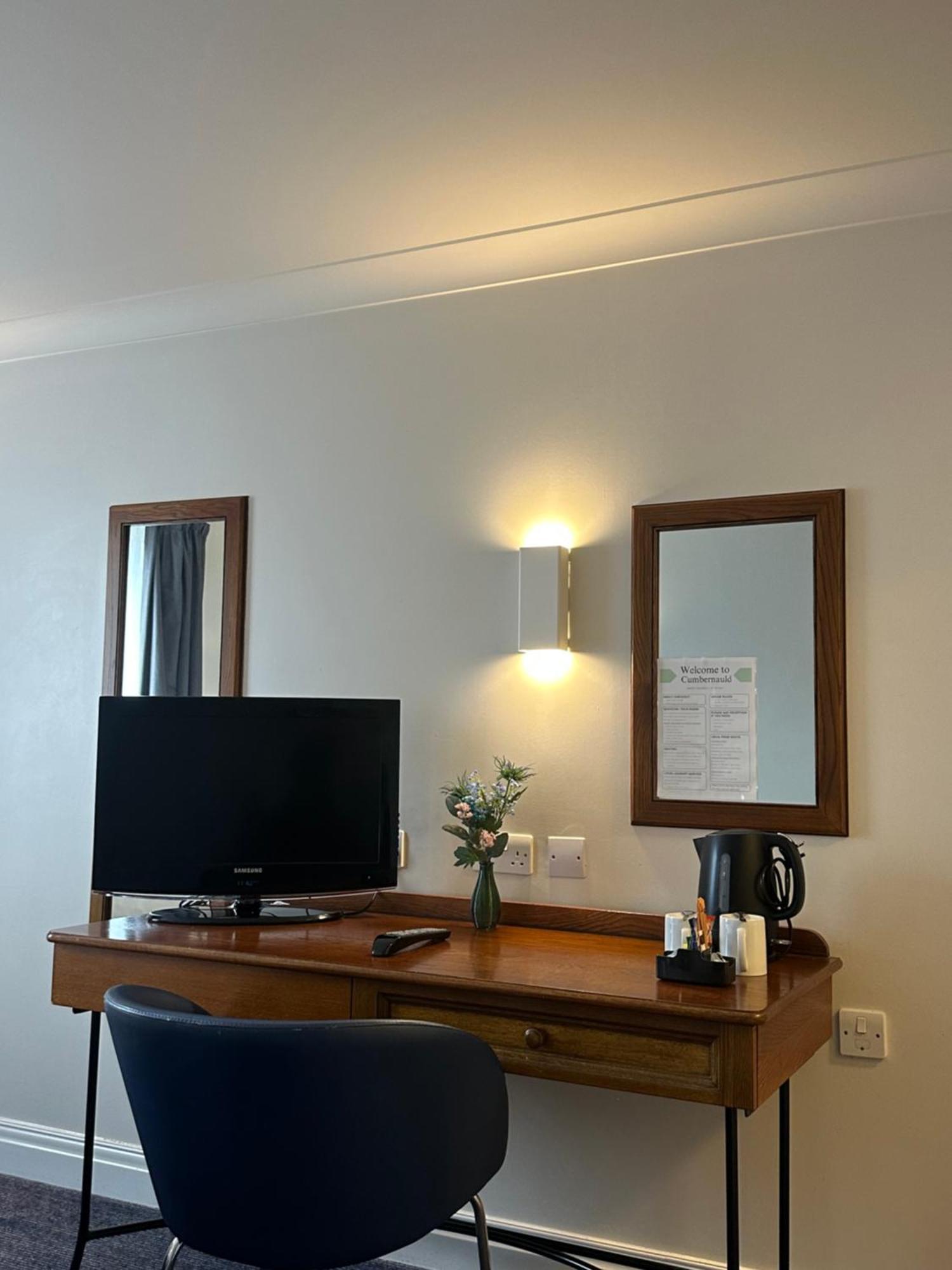 Go2 Glasgow Cumbernauld Hotel - Free Parking And Pet Friendly Luaran gambar